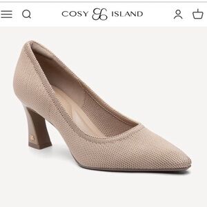 Cosy Island Women's Tan Heels